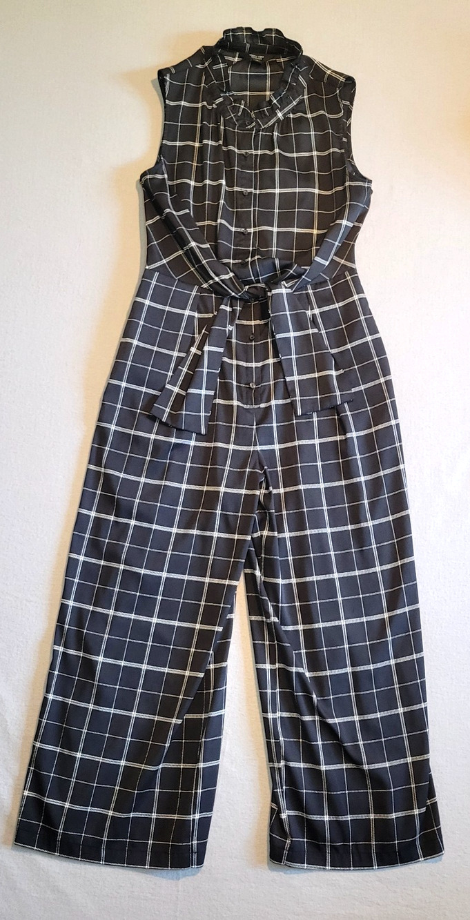 Simply Vera Vera Wang Black Small Windowpane Tie-Front Jumpsuit Cropped Leg EUC